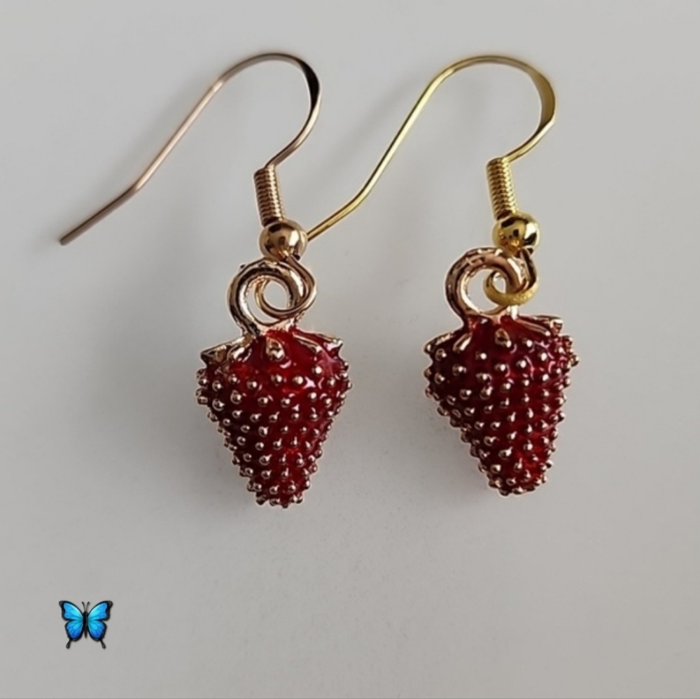REALISTIC Strawberry Gold Plated 925S Post Earrings